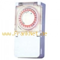 Analoge 24 Std Zeitschaltuhr spritzwassergesch�tzt. F�r Au�eneinsatz und Feuchtr�ume, Schaltabstand 15 Min., Wahlschalter f�r Dauerbetrieb, Farbe weiss, Schaltleistung 3500W max., Belastbarkeit 16A bei 230V/50Hz, Ma�e LxTxH(ohne Stecker)147x74x40mm