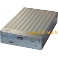 - ALU 5,25� Designer Geh�use zum Einbau von Brenner DVD Laufwerke
- CD-ROMs usw.
- Bauen Sie Sich Ihren DVD Brenner oder CD Laufwerk in das
- Geh�use damit haben sie �berall die M�glichkeit darauf 
- zuzugreifen.