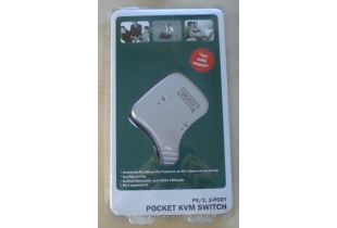 KVM Switch zur Umschaltung zwischen zwei PCs (Monitor/Tastatur/Maus/Micro/Lautsprecher) 